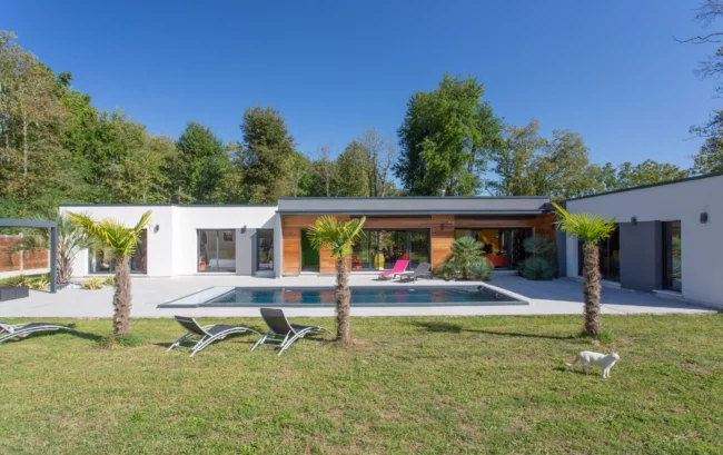 maison-design-a-bordeaux-avec-piscine-scaled